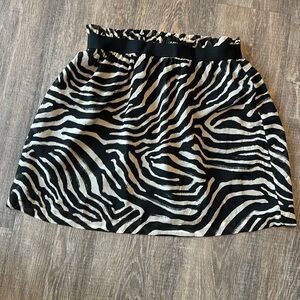 H&M skirt size 12
Animal print